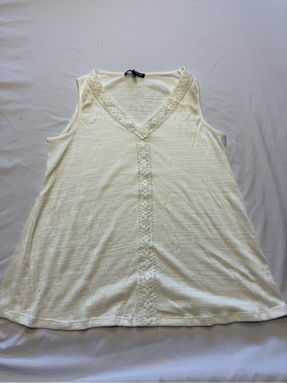Cable & Gauge Cream Lace-Trim V-Neck Tank